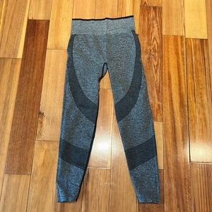 NWOT - Victorias Secret Pink Seamless leggings